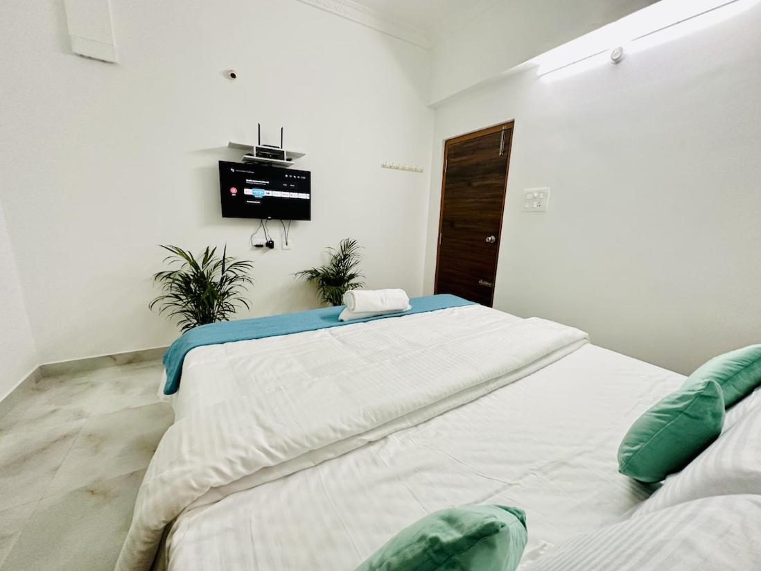 Tirupati Homestay - Shilparamam - Luxury Ac Apartments By Stayflexi - Fast Wifi, Kitchen, Android Tv - Walk To Ps4 Pure Veg Restaurant - Easy Access To Airport, Railway Station And To All Temples Exteriér fotografie